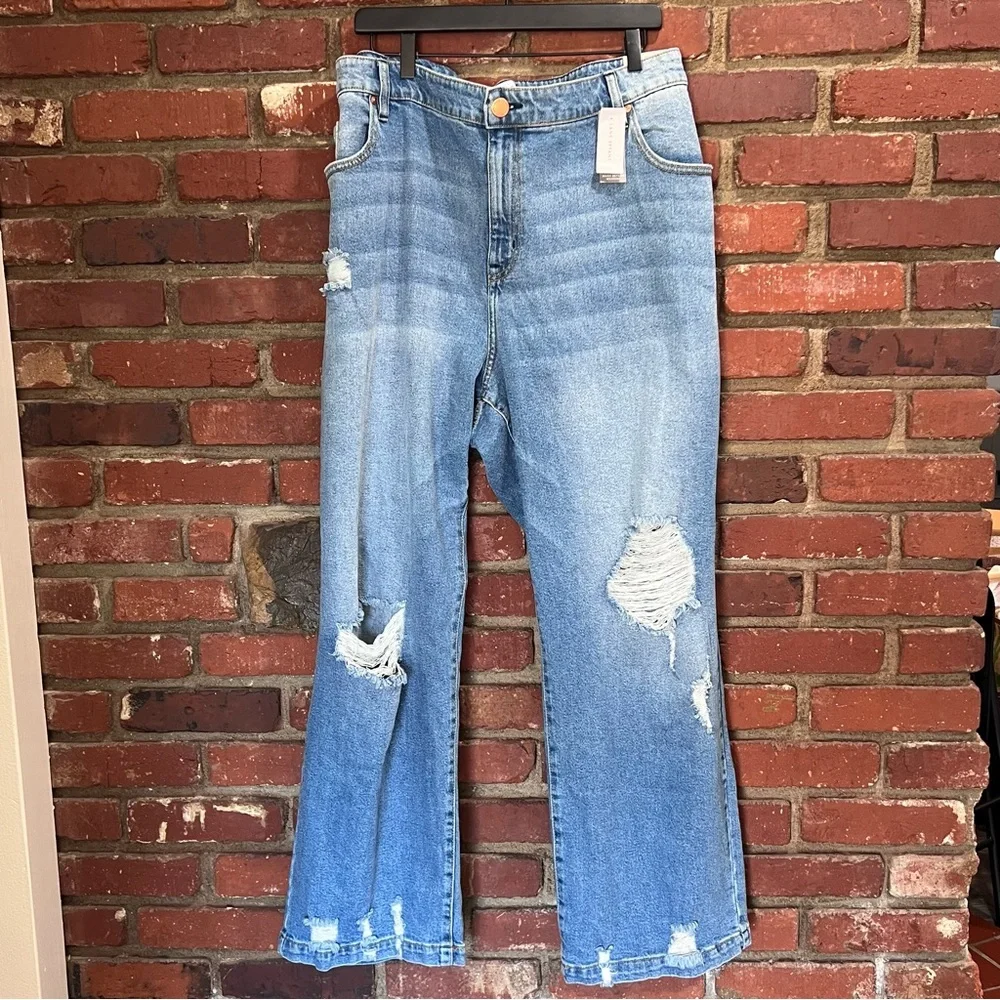 NWT Lane Bryant Distressed High Rise Classic Straight Leg Signature Fit Jeans 28